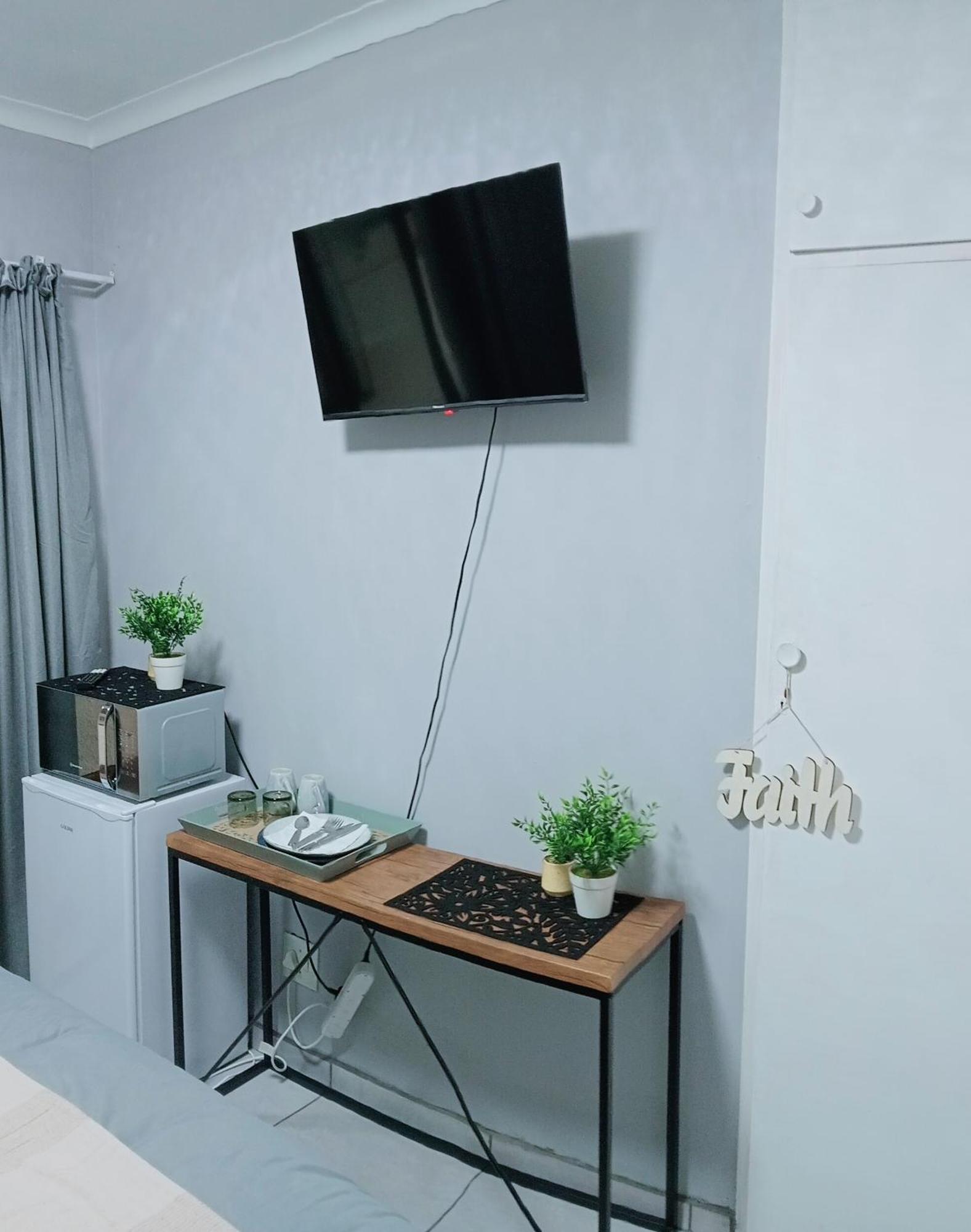 Апартаменты Be Our Guest Near Or Tambo International Airport Боксбург Экстерьер фото